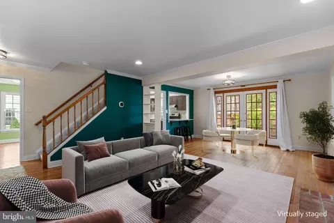 Living - 2 Oxley Square Rd, Gaithersburg, MD 20877 photo 2 of 10