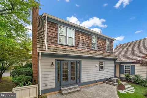 Exterior - 2 Oxley Square Rd, Gaithersburg, MD 20877 photo 6 of 10