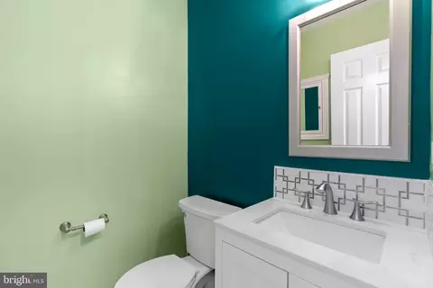 Bath - 2 Oxley Square Rd, Gaithersburg, MD 20877 photo 1 of 5