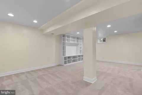 Living - 2 Oxley Square Rd, Gaithersburg, MD 20877 photo 10 of 10