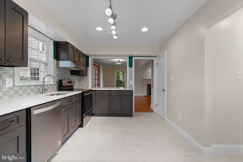 Kitchen - 2 Oxley Square Rd, Gaithersburg, MD 20877 photo 3 of 3