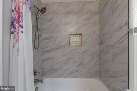 Bath - 2 Oxley Square Rd, Gaithersburg, MD 20877 photo 5 of 5