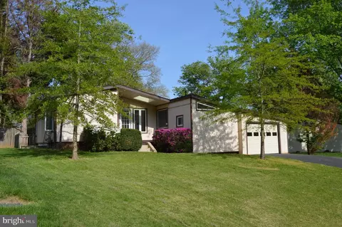 11801 Cherry Grove Dr, Gaithersburg, MD 20878