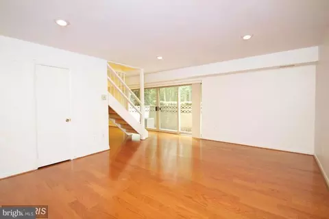 Living - 8710 Manchester Rd #1, Silver Spring, MD 20901 photo 1 of 1