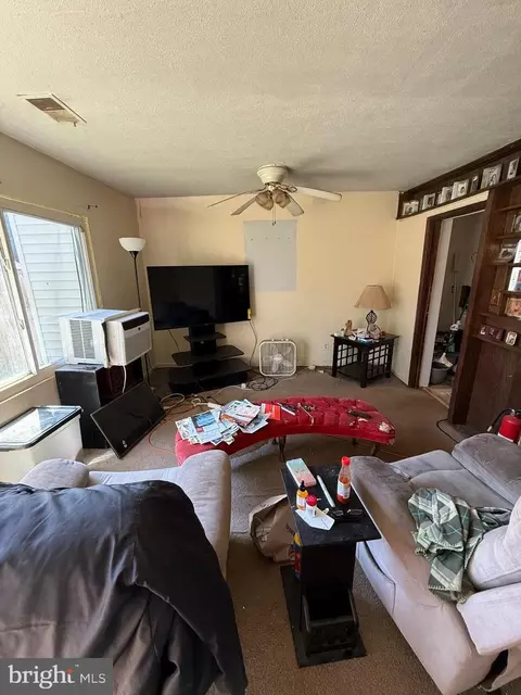 17427 Hughes Rd, Poolesville, MD 20837 photo 3