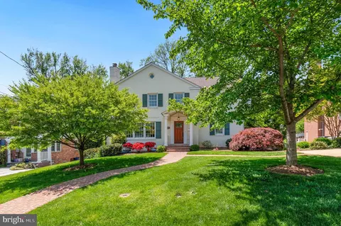 9612 Carriage Rd, Kensington, MD 20895