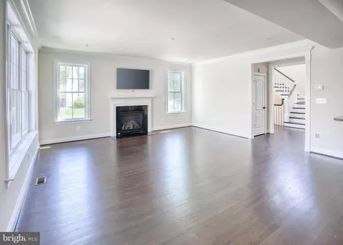 Living - 13501 Moonlight Trail Dr, Silver Spring, MD 20906 photo 2 of 5