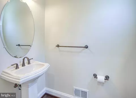 Entry Way - 13501 Moonlight Trail Dr, Silver Spring, MD 20906 photo 3 of 17