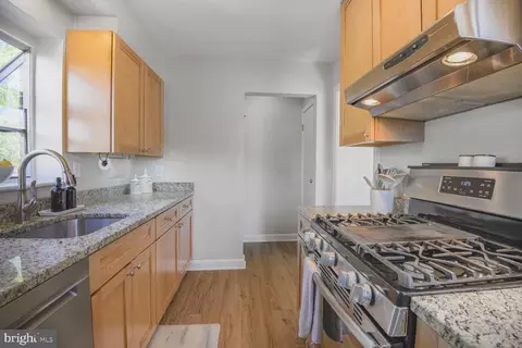 Entry Way - 10002 Reddick Dr, Silver Spring, MD 20901 photo 2 of 3