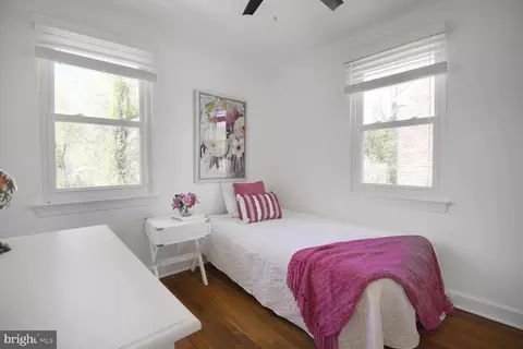 Bedroom - 10002 Reddick Dr, Silver Spring, MD 20901 photo 4 of 6