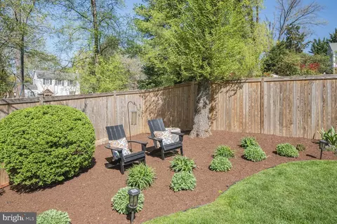 Exterior - 10002 Reddick Dr, Silver Spring, MD 20901 photo 8 of 13