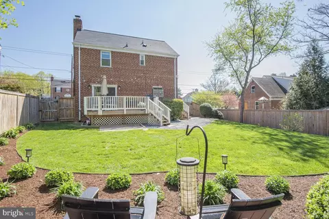 Exterior - 10002 Reddick Dr, Silver Spring, MD 20901 photo 7 of 13