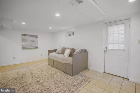 Bedroom - 10002 Reddick Dr, Silver Spring, MD 20901 photo 5 of 6