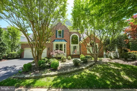 9722 Clagett Farm Dr, Potomac, MD 20854