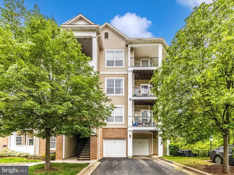 13506 Derry Glen Ct #402, Germantown, MD 20874