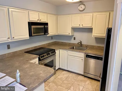 3803 Ski Lodge Dr #303, Burtonsville, MD 20866