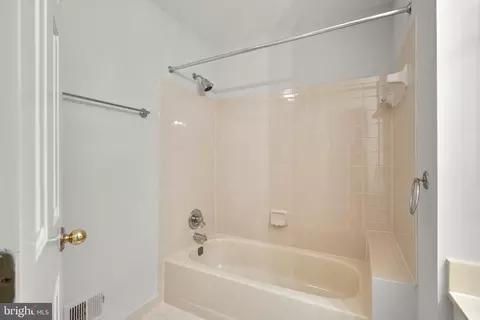 14620 Jaystone Dr, Silver Spring, MD 20905 photo 30