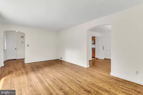 1529 Red Oak Dr, Silver Spring, MD 20910 photo 6