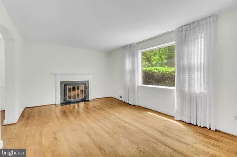 1529 Red Oak Dr, Silver Spring, MD 20910 photo 5