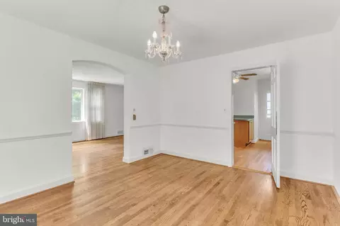 1529 Red Oak Dr, Silver Spring, MD 20910 photo 8
