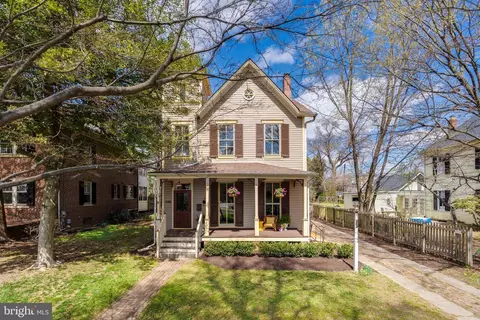 203 W Montgomery Ave, Rockville, MD 20850
