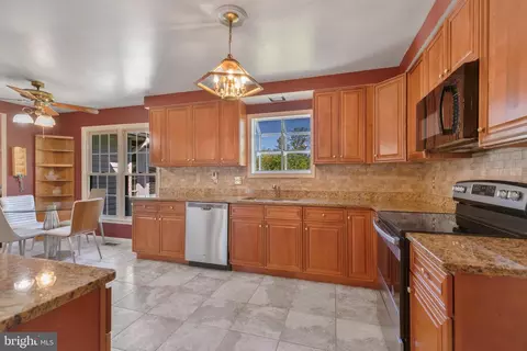 Kitchen - 13208 Rippling Brook Dr, Silver Spring, MD 20906 photo 2 of 5