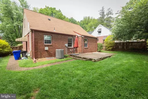 Exterior - 2016 Lansdowne Way, Silver Spring, MD 20910 photo 5 of 5