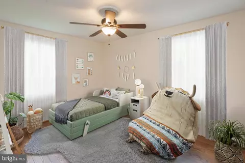 Bedroom - 2016 Lansdowne Way, Silver Spring, MD 20910 photo 2 of 3