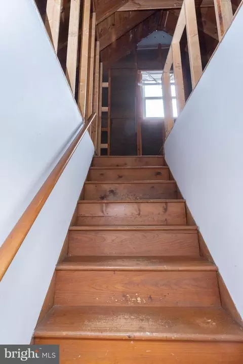 Entry Way - 2016 Lansdowne Way, Silver Spring, MD 20910 photo 1 of 3