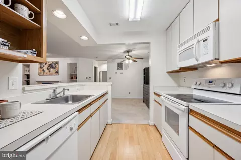 13702 Modrad Way #8-B-21, Silver Spring, MD 20904 photo 10