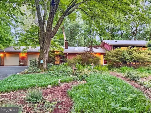 8027 Fenway Rd, Bethesda, MD 20817