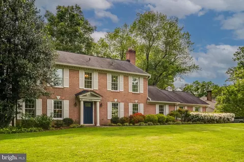 4600 Flower Valley Dr, Rockville, MD 20853