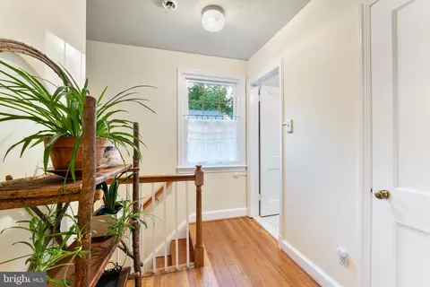 Entry Way - 407 Deerfield Ave, Silver Spring, MD 20910 photo 6 of 8