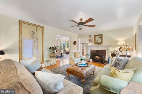 Living - 407 Deerfield Ave, Silver Spring, MD 20910 photo 2 of 2