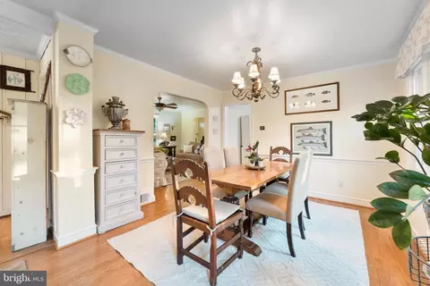 Dining - 407 Deerfield Ave, Silver Spring, MD 20910 photo 2 of 3