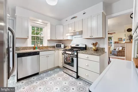 Kitchen - 407 Deerfield Ave, Silver Spring, MD 20910 photo 2 of 2