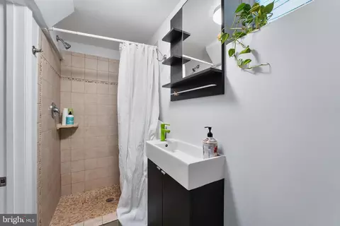 Bath - 407 Deerfield Ave, Silver Spring, MD 20910 photo 2 of 2