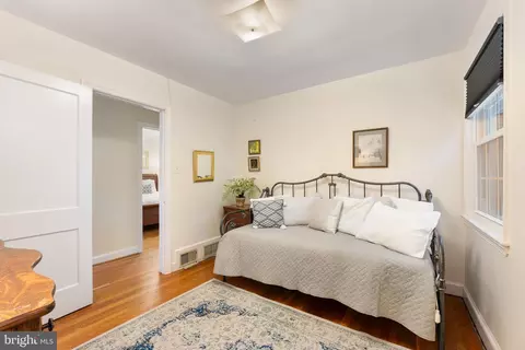 Bedroom - 407 Deerfield Ave, Silver Spring, MD 20910 photo 3 of 13