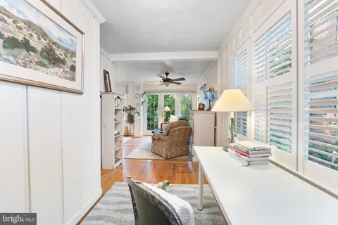 Entry Way - 407 Deerfield Ave, Silver Spring, MD 20910 photo 3 of 8