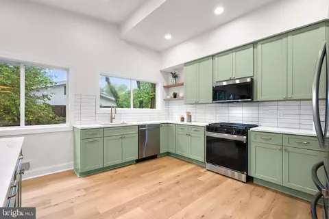Kitchen - 11513 Orebaugh Ave, Silver Spring, MD 20902 photo 7 of 7