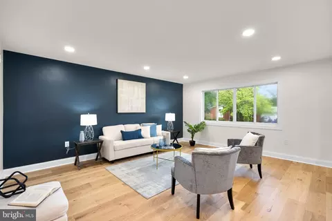 Living - 11513 Orebaugh Ave, Silver Spring, MD 20902 photo 1 of 2