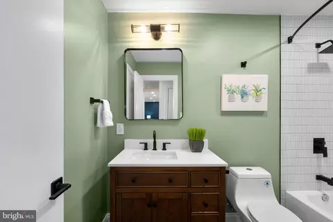 Bath - 11513 Orebaugh Ave, Silver Spring, MD 20902 photo 3 of 6
