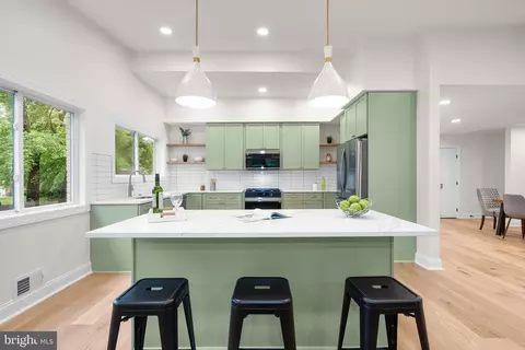 Kitchen - 11513 Orebaugh Ave, Silver Spring, MD 20902 photo 3 of 7