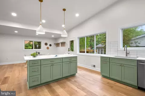 Kitchen - 11513 Orebaugh Ave, Silver Spring, MD 20902 photo 6 of 7