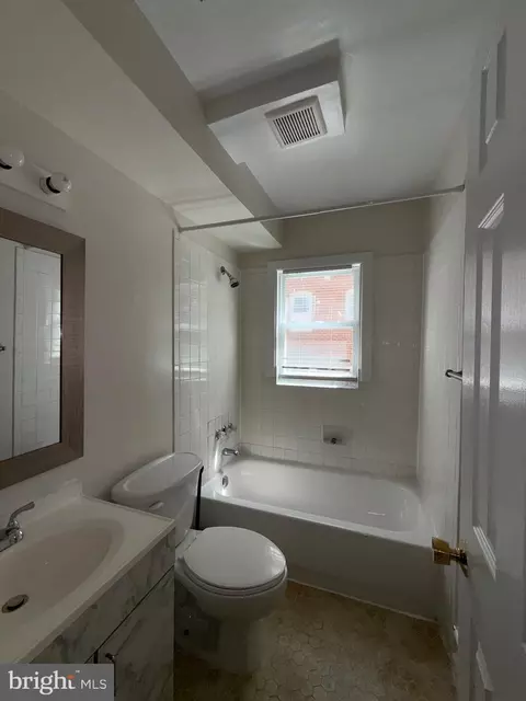 Bath - 8216 Nolte Ave, Silver Spring, MD 20910 photo 5 of 13