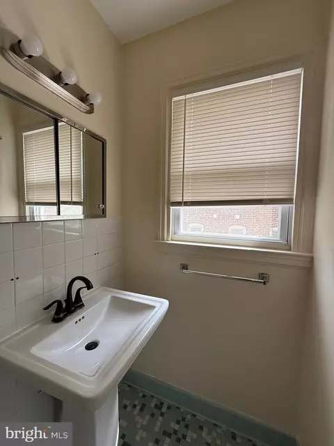 Bath - 8216 Nolte Ave, Silver Spring, MD 20910 photo 11 of 13