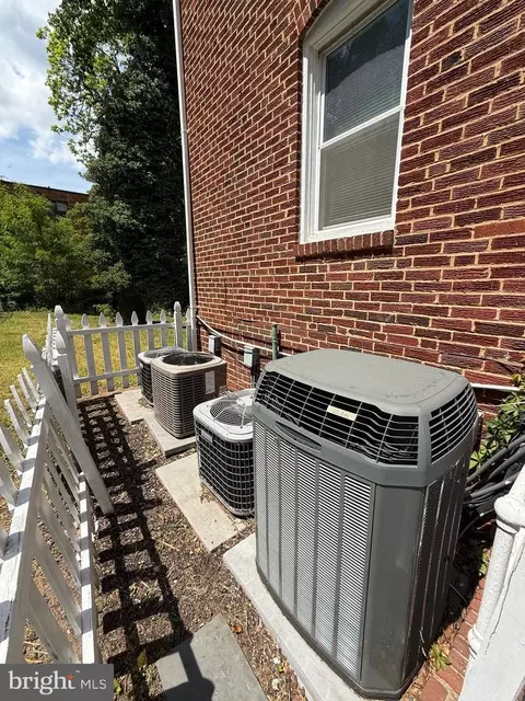 Exterior - 8216 Nolte Ave, Silver Spring, MD 20910 photo 6 of 15