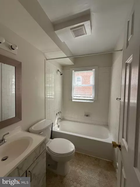 Bath - 8216 Nolte Ave, Silver Spring, MD 20910 photo 4 of 13