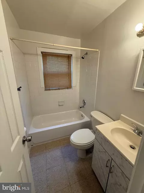 Bath - 8216 Nolte Ave, Silver Spring, MD 20910 photo 1 of 13