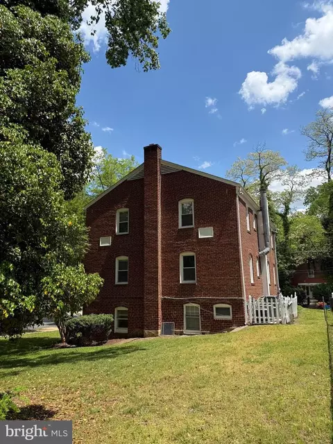 Exterior - 8216 Nolte Ave, Silver Spring, MD 20910 photo 7 of 15